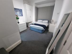 Generous double bedroom with ensuite - home from home!