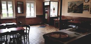 Maisons de vacances Chez Elise Moncheux : Maison 3 Chambres