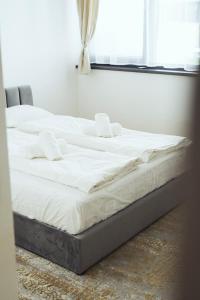 Stylish 2-BR apartment, 100 sqm ǀ AC, Free parking, Terrace