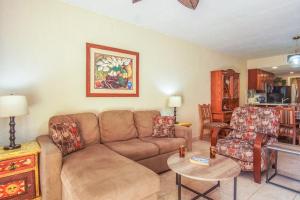 Sandy Bottoms Ground Floor Vibrant Condo