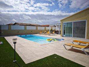 Villa con piscina LAJARES Ojo del Calderón