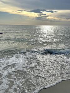 Coastal Escape 3-4 Min to Beach