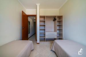 Apartamento com 02 dormitórios