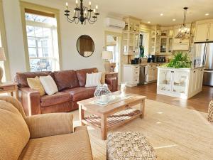 Charming Island Getaway