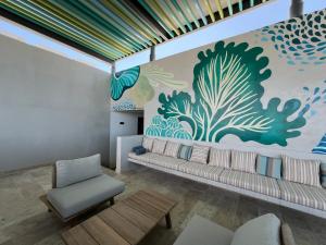 Brand New on 5th Av The vibrant hearth of the city