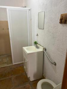 "Casa San Miguel" Alberca privada, jardín, wifi, proyector,asador a 15 min de Cuautla en Morelos