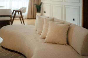 Lux 4BR & S Full view of Oran Bay and port