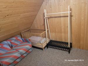 Roubenka pod javorem