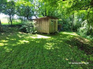 Roubenka pod javorem