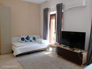 Home 120, Mansion Alhamar