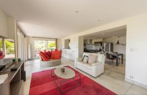 NEW! Villa lor bleu -DUPLEX & MAINFLOOR- by Les éclectiques