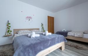 Awesome Home In Novo Zvecevo With Sauna