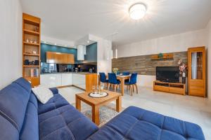 Blue Merlin - River View