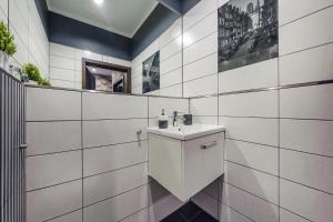 Blue Merlin - River View