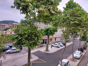 Au coeur de Chalabre, bastide médiévale, près du lac de Montbel