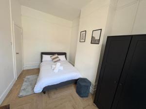Comfortable Double Room in the Heart of Camden, Great Location