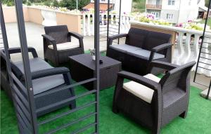 3 Bedroom Stunning Apartment In Gracac