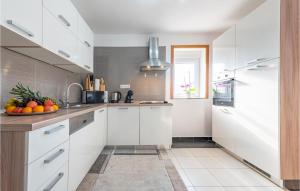 3 Bedroom Stunning Apartment In Gracac