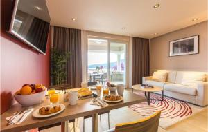 1 Bedroom Gorgeous Apartment In Molunat