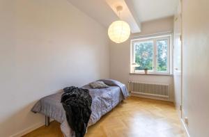 RH 90 m2 and free parking only 3 min with a car from the airport