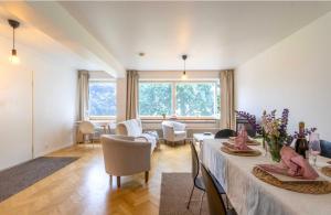 RH 90 m2 and free parking only 3 min with a car from the airport