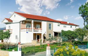 2 Bedroom Lovely Apartment In Vrsi
