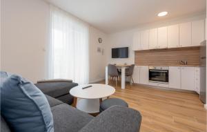 Stunning Apartment In Zadar With Wifi