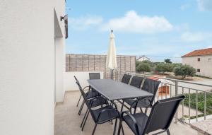 4 Bedroom Gorgeous Home In Vrsi