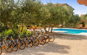 1 Bedroom Stunning Apartment In Bibinje