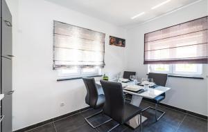 Awesome Home In Ribnica - Krusevo 