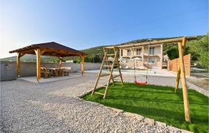 Nice Home In Pakostane With Wifi