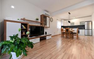 Nice Home In Pakostane With Wifi