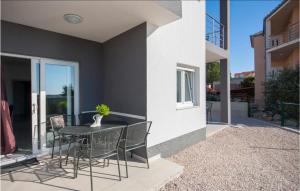 Stunning Apartment In Rogoznica