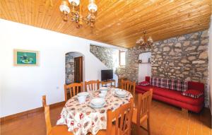 Three-Bedroom Holiday Home In Rogoznica