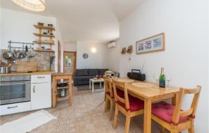 Stunning Apartment In Dobropoljana