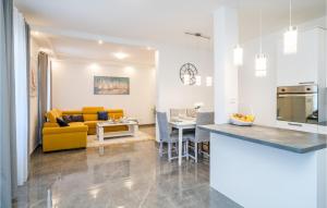 Beautiful Home In Ston With Wifi