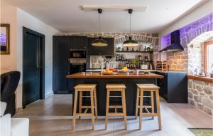 Stunning Home In Solin With Wifi 