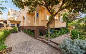 2 Bedroom Awesome Apartment In Zadar