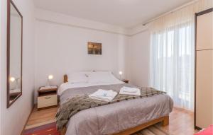 Cozy Apartment In Biograd With Kitchen