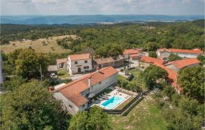 2 Bedroom Stunning Home In Brest