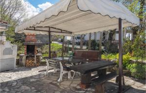 2 Bedroom Stunning Home In Brest 