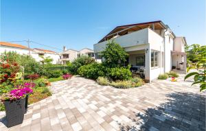 Lovely Apartment In Bibinje With Wifi