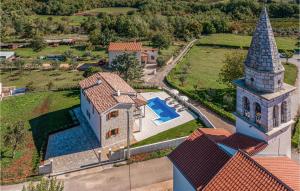 Stunning Home In Vizinada