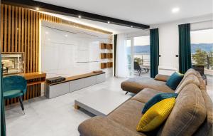 Amazing Home In Povlja