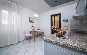 1 Bedroom Awesome Apartment In Rabac