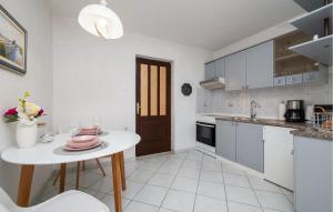 1 Bedroom Awesome Apartment In Rabac