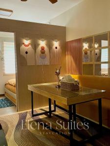 Aesthetic Cozy Stay with PS4, Netflix Coffee Nook - Elena Suites Staycation