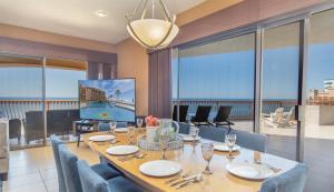Chasing Sunsets Penthouse Perfect Elegant Ocean Front Condo