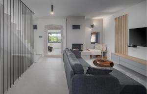 Nice Home In Muntrilj With Wifi