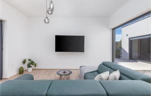 Stunning Home In Vintijan With Sauna 